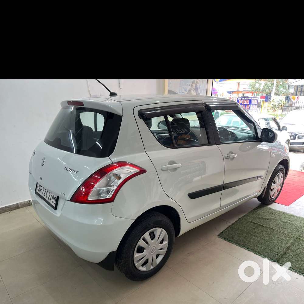 Maruti Suzuki Swift Lxi Option, 2016, Petrol