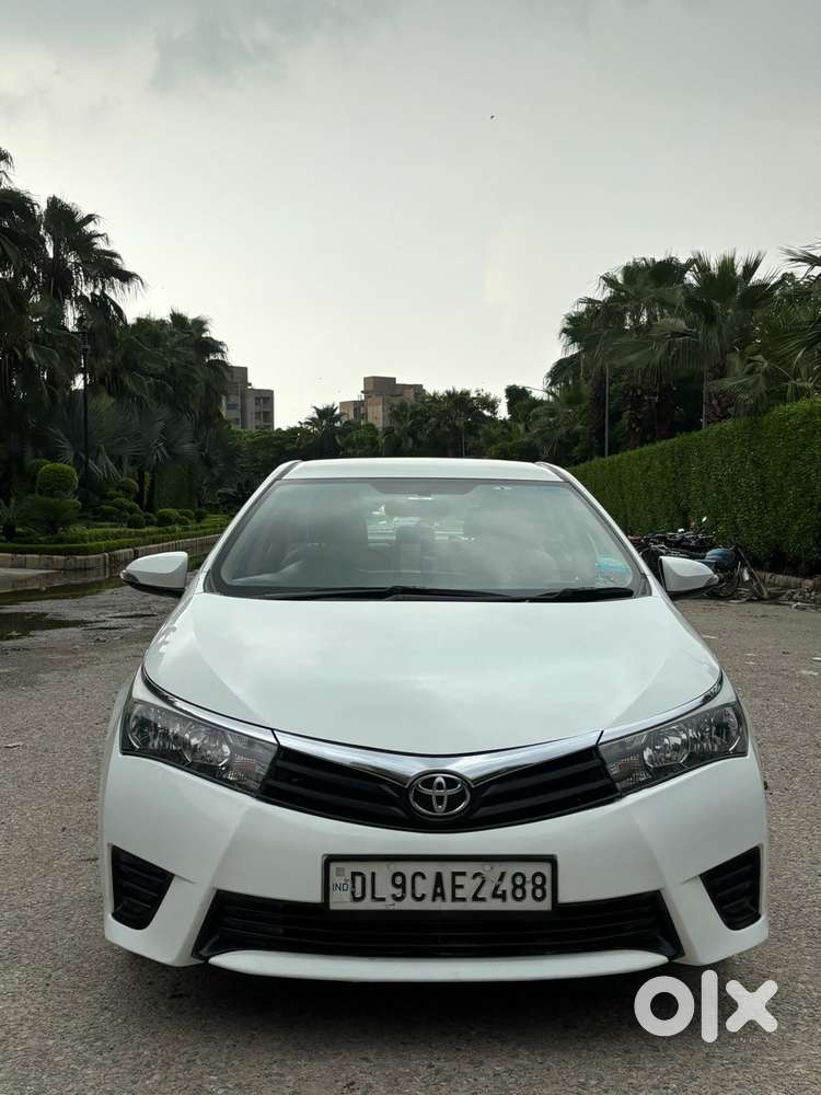 Toyota Corolla Altis 1.8 J, 2015, Petrol