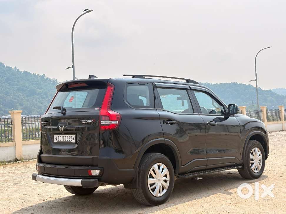 Mahindra Scorpio N Z4 Petrol At 7 Str, 2025, Petrol