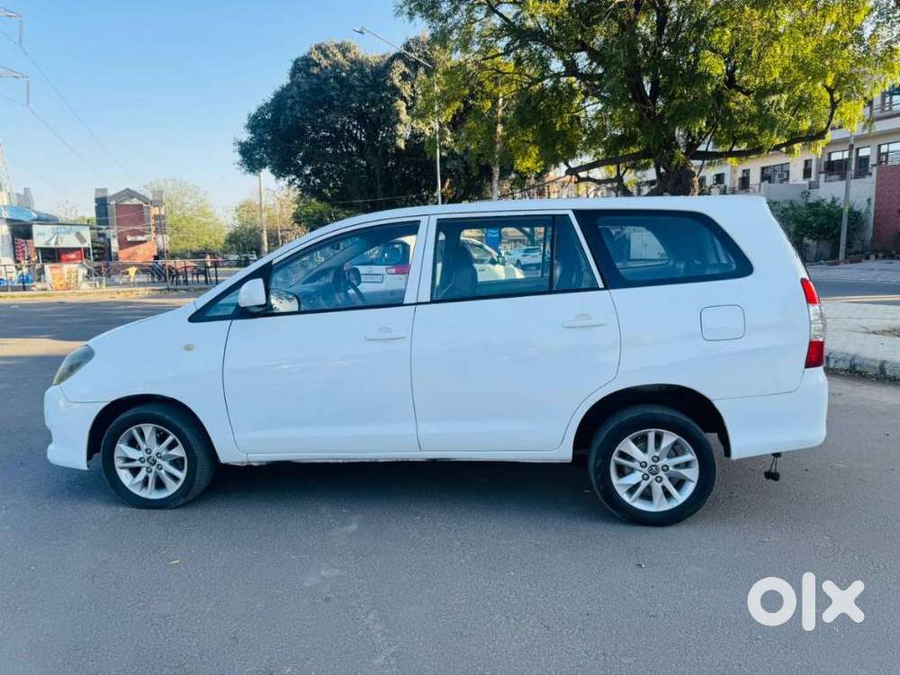 Toyota Innova 2.0 Gx 8 Seater, 2011, Diesel