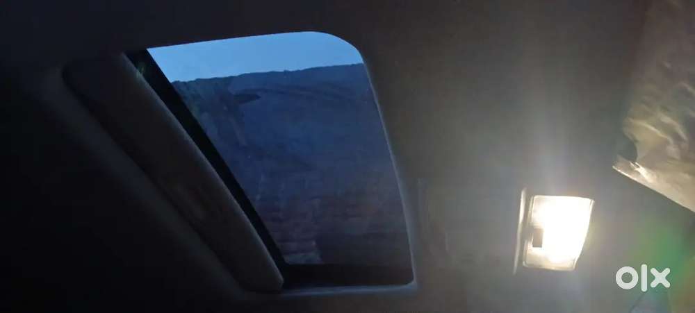 Tata Altroz 1.2 Plus 2025 Sunroof