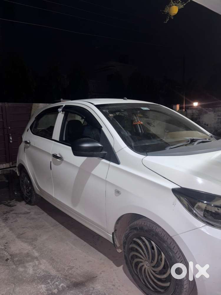 Tata Tiago Manual Petrol 2024