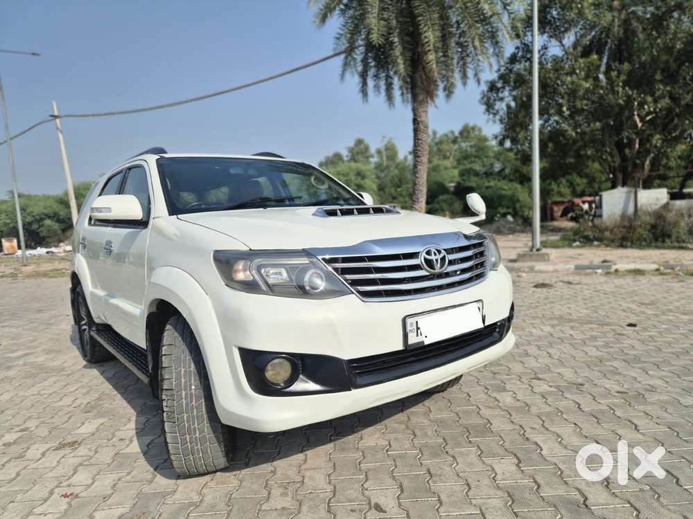 Toyota Fortuner 4x2 Manual, 2013, Diesel