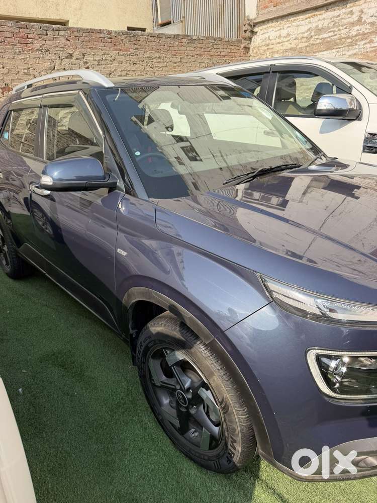 Hyundai Venue S (o) 1.2 Petrol Knight Edition, 2022, Petrol