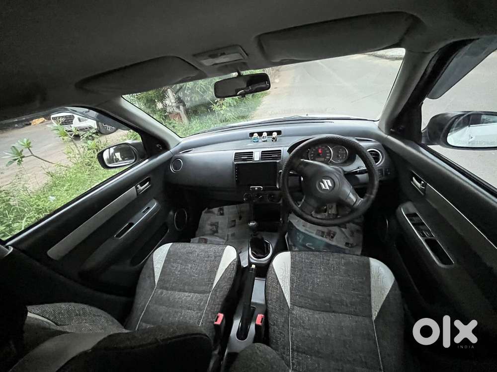 Maruti Suzuki Swift Vxi With Abs, 2011, Petrol
