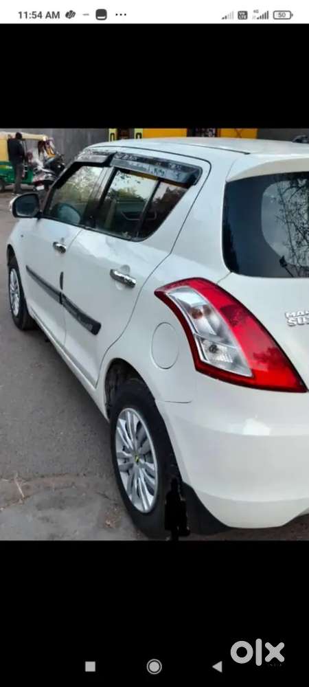 Maruti Suzuki Swift Vxi Petrol 2012
