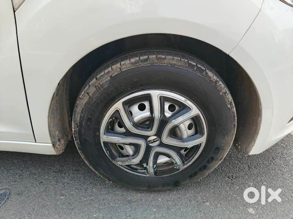 Tata Altroz 1.2 Xe, 2020, Petrol