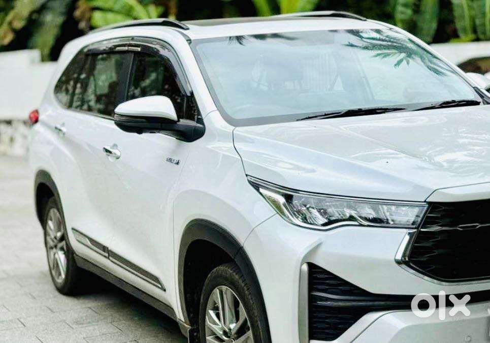 Toyota Innova Hycross 2.0 Zx (o) Hybrid 7 Str, 2024, Petrol