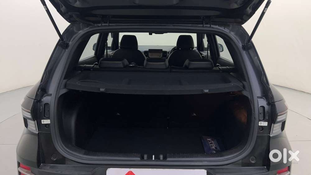 Hyundai Venue Sx Knight Edition Mt, 2025, Petrol