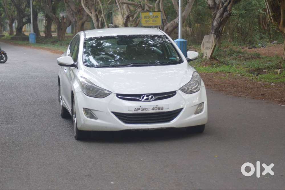 Excellent Condition Hyundai Elantra Diesel White 2013 Model Autogear