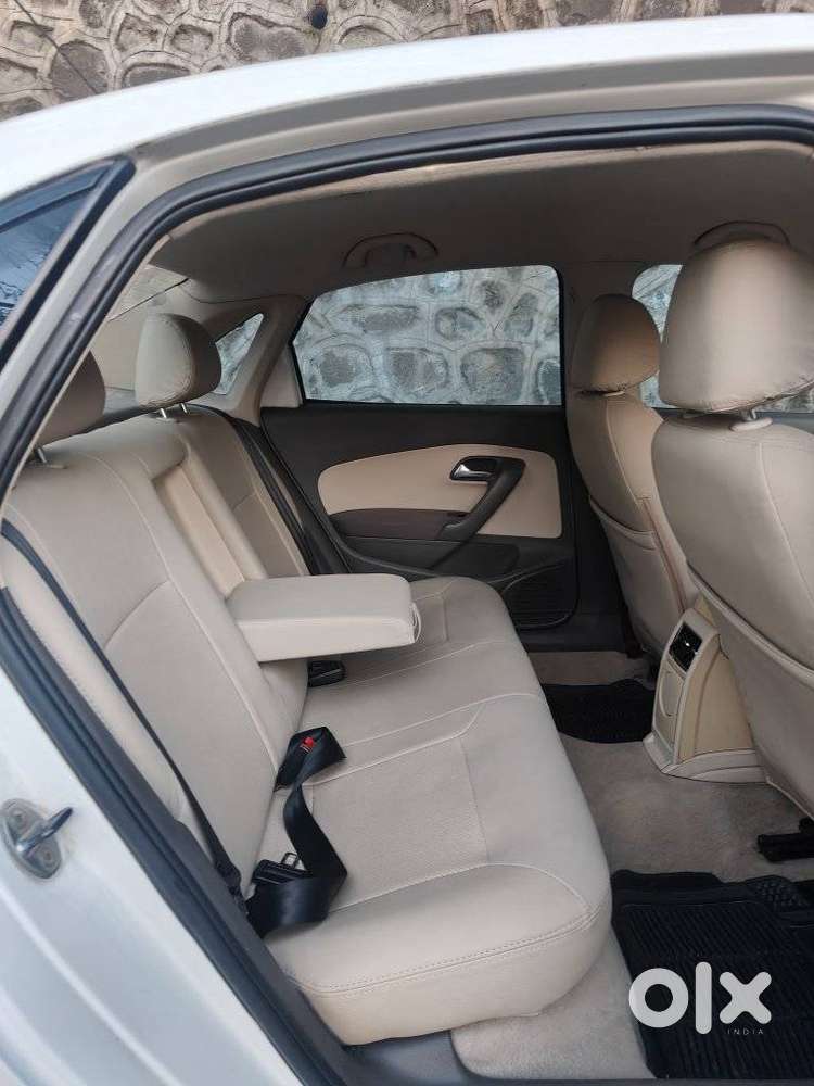 Volkswagen Vento 2010-2013 Petrol Highline, 2011, Petrol