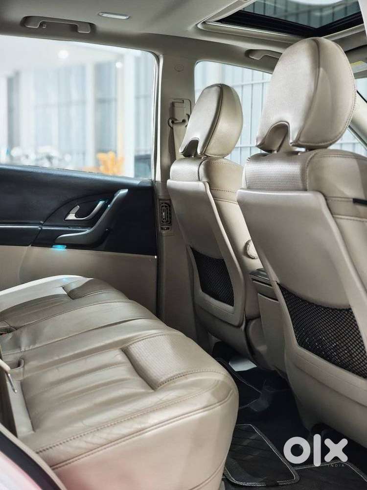 Mahindra Xuv500 At W10 Fwd, 2016, Diesel