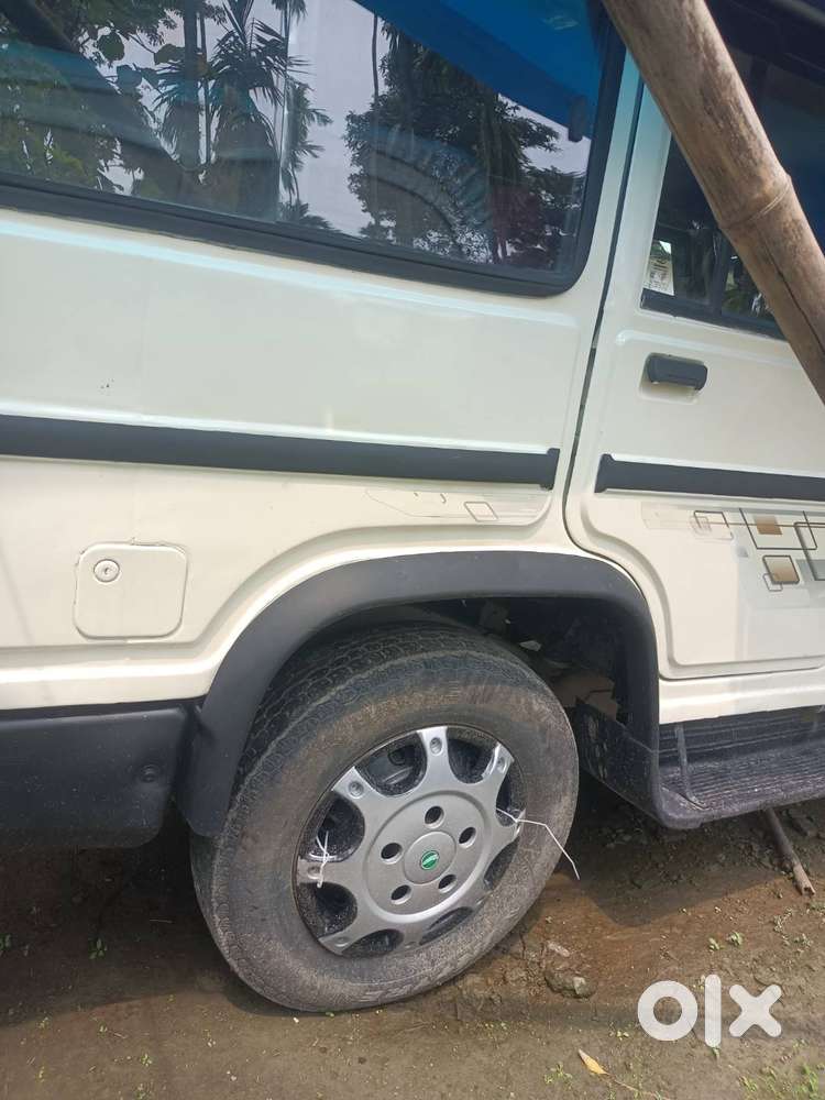 Bolero 9seater 2012-october