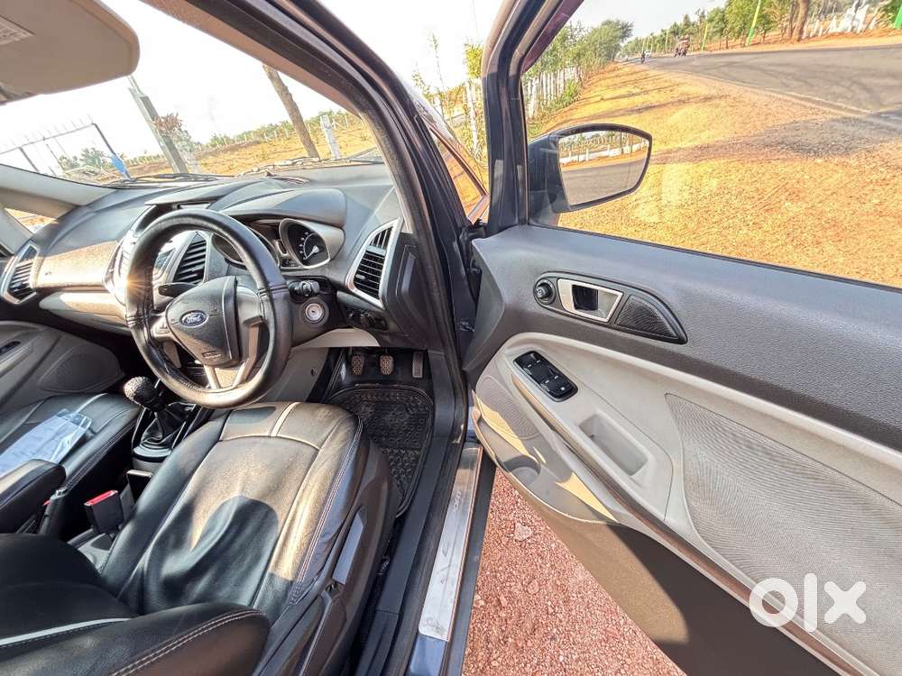 Good Condition Showroom History Available 80%tyre Diesel Vehicle