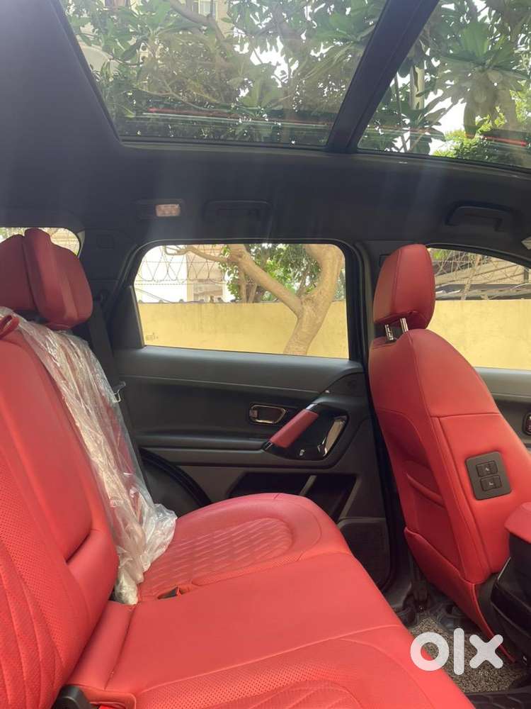Tata Safari Red Dark Xza+ Automatic (top Model  Limited Edition)
