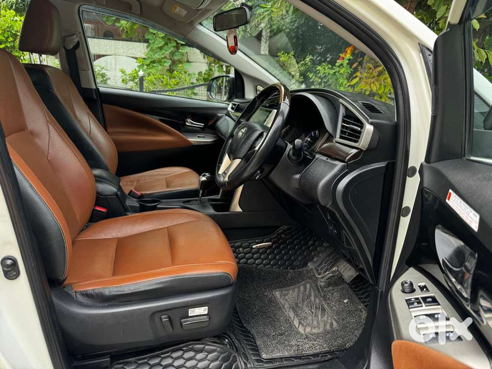 Toyota Innova Crysta 2.8 Zx At, 2022, Diesel