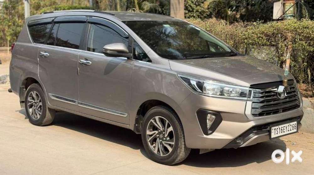 Innova Crysta G 2022 Diesel  8 Seater  Manual  Single Owner