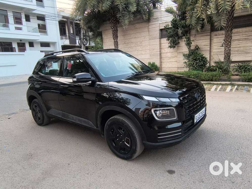 Hyundai Venue S(o) Knight Edition Mt, 2023, Petrol