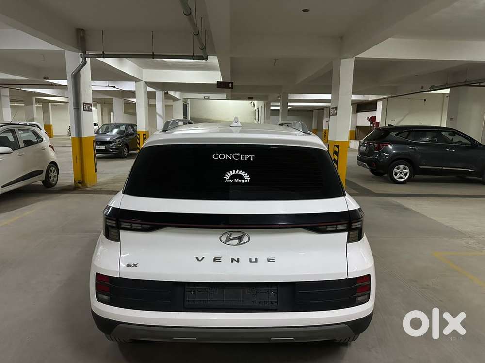 Hyundai Venue Petrol 2023