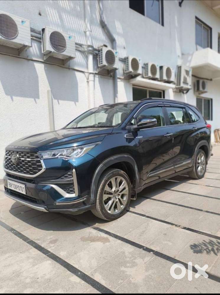 Toyota Innova Hycross 2.0 Zx Hybrid 7 Str, 2023, Petrol