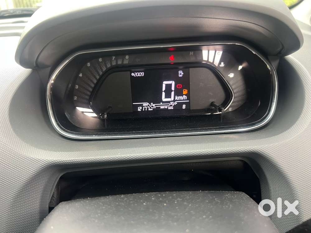 Tata Tiago 1.2 Revotron Xt (o), 2025, Petrol