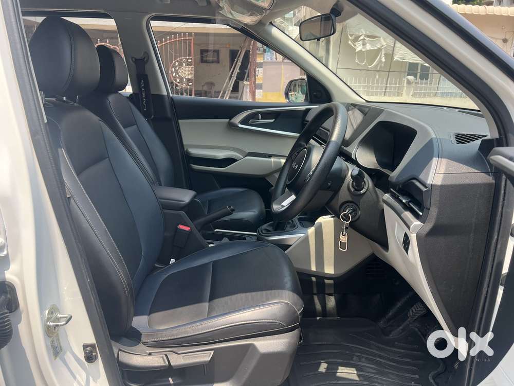 Kia Carens 1.5 Premium 7 Str, 2023, Petrol