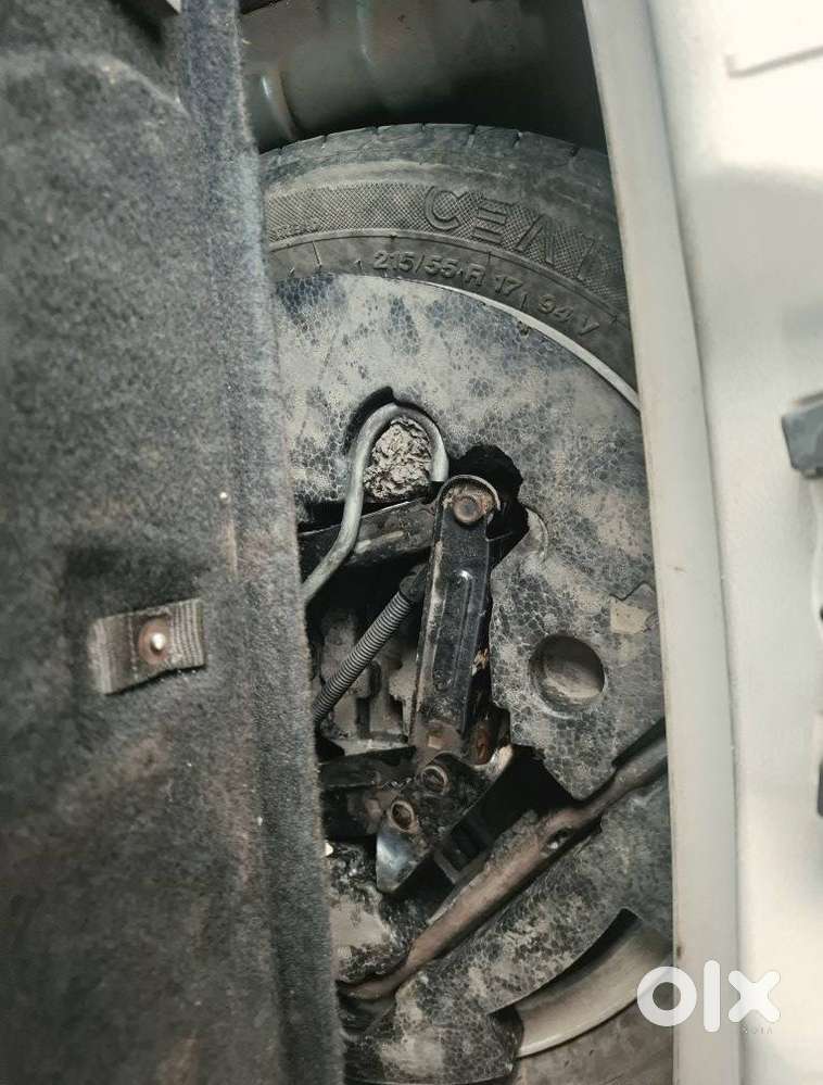 Mahindra Xuv300 W8, 2021, Petrol