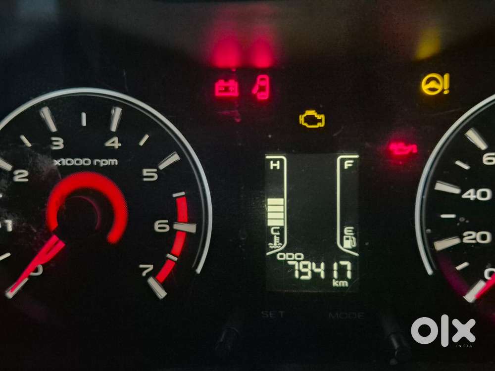 Mahindra Kuv 100 K8 5str, 2018, Petrol