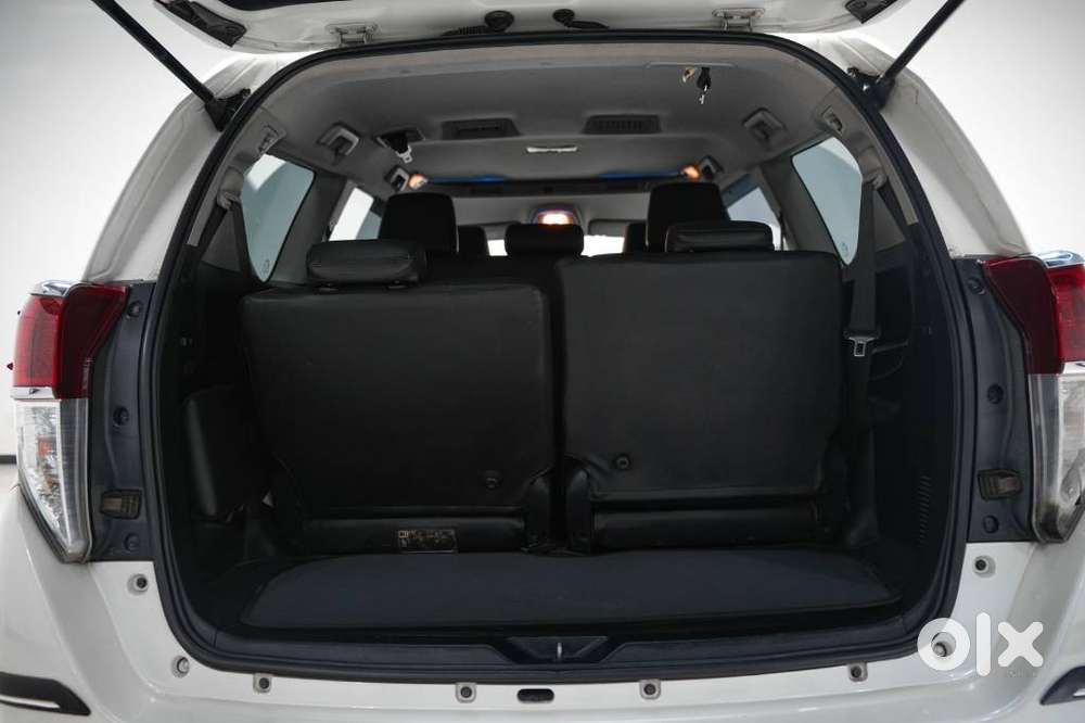 Toyota Innova Crysta 2.4 V 8 Str, 2016, Diesel