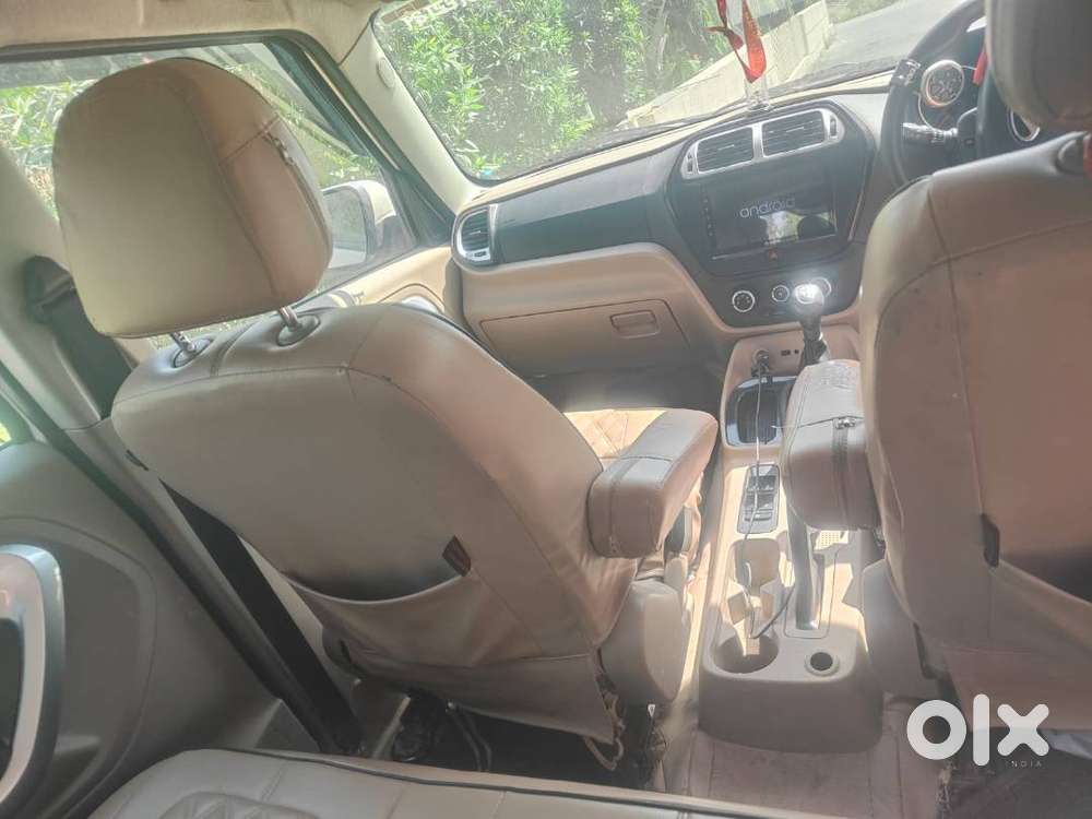 Mahindra Tuv300 T8(7-seater) 2017 Model On Sale