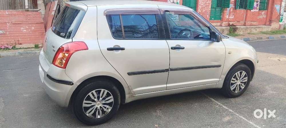 Maruti Suzuki Swift 2004-2010 Vxi Bsiv, 2011, Petrol