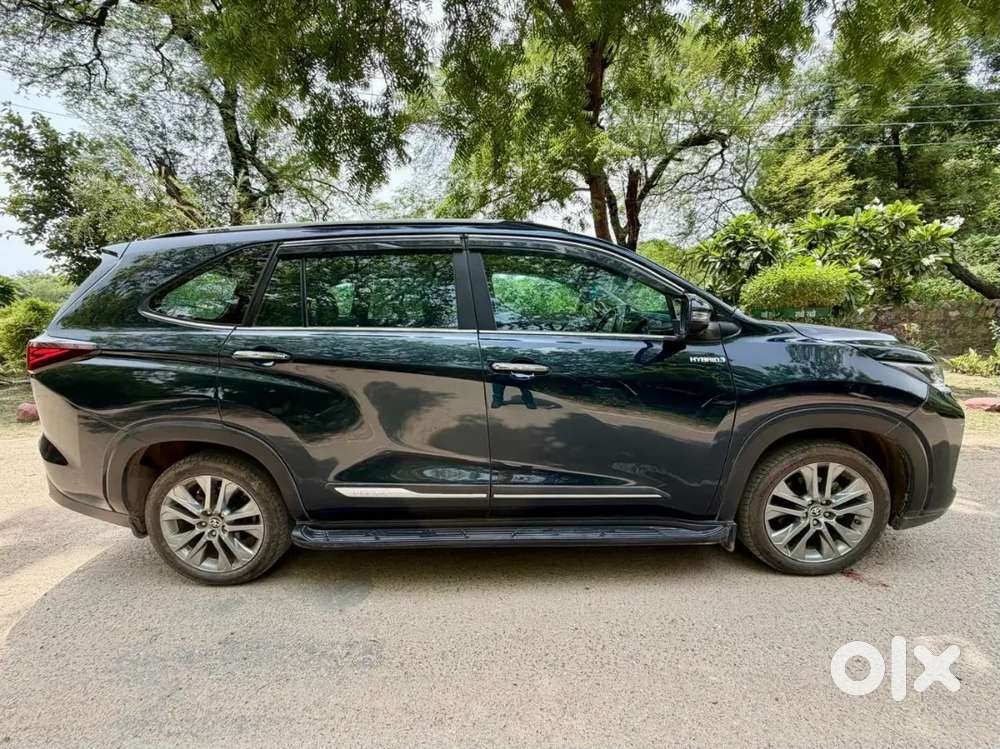 Toyota Innova Hycross 2024 Hybrid Year