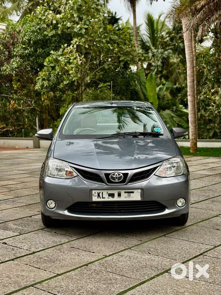 Toyota Etios Liva Vx Dual Tone, 2015, Petrol