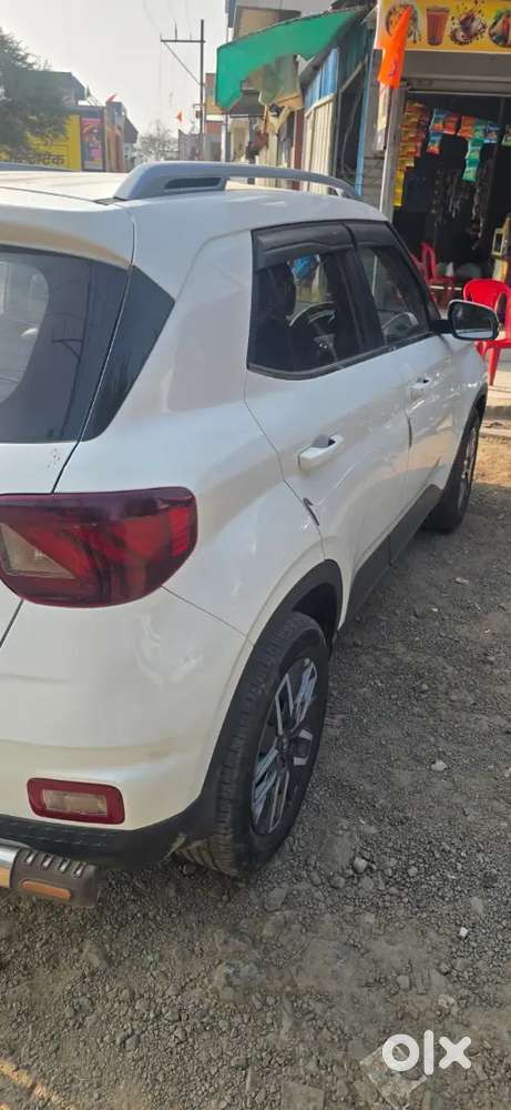 Hyundai Venue 2021 Diesel Well Maintained