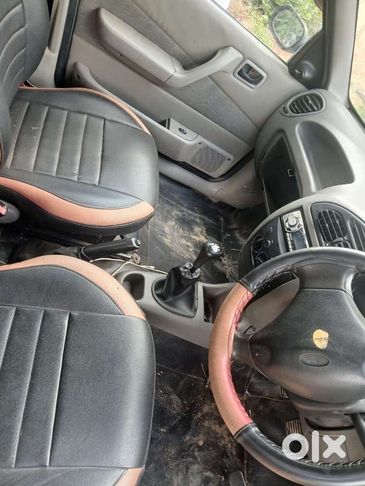 Ford Ikon 2005