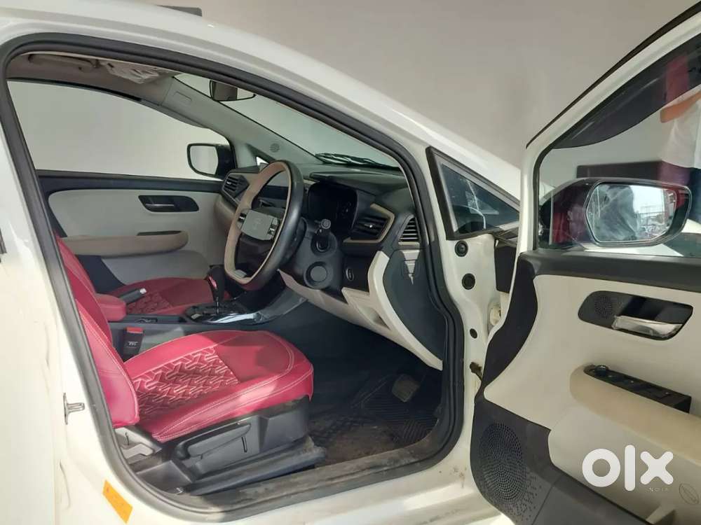 Tata Altroz, 2025, Petrol