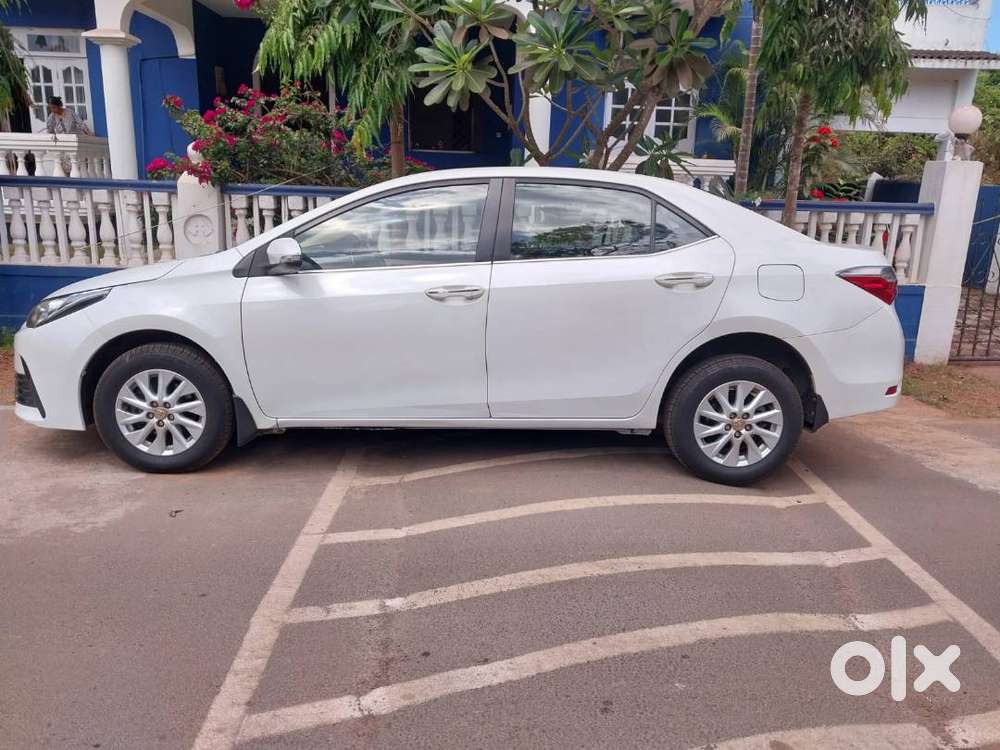 Toyota Corolla Altis1.8g Pearl White Crystal  Full Maintenance Works