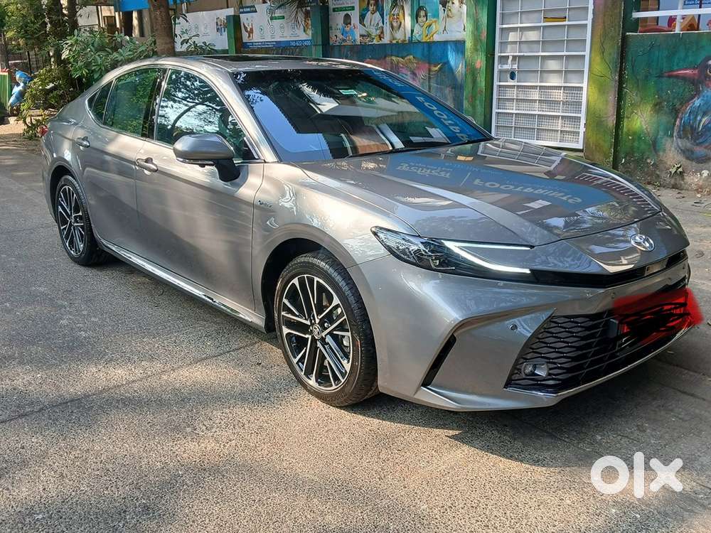 Toyota Camry Hybrid 2026