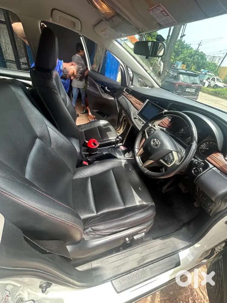 Toyota Innova Crysta 2017