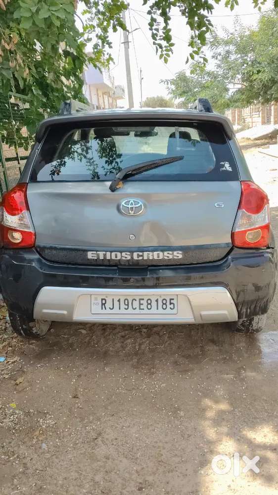 Toyota Etios Cross 2015
