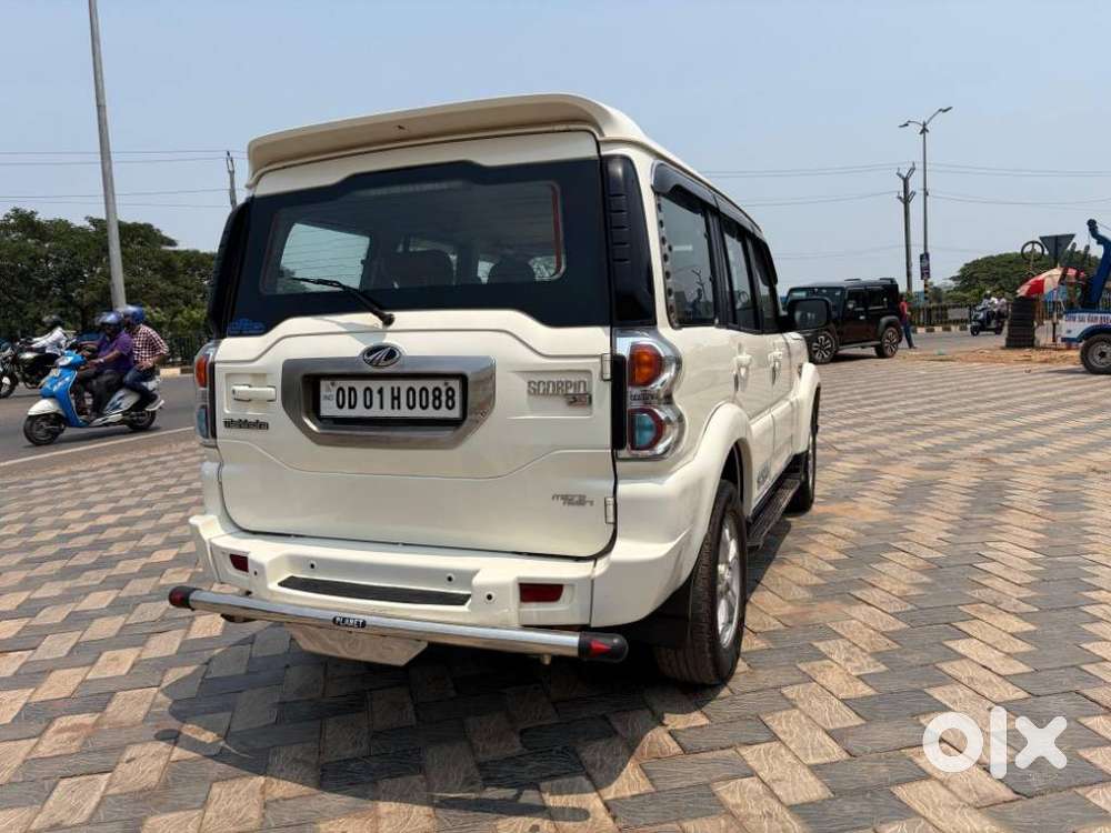 Mahindra Scorpio S10, 2015, Diesel