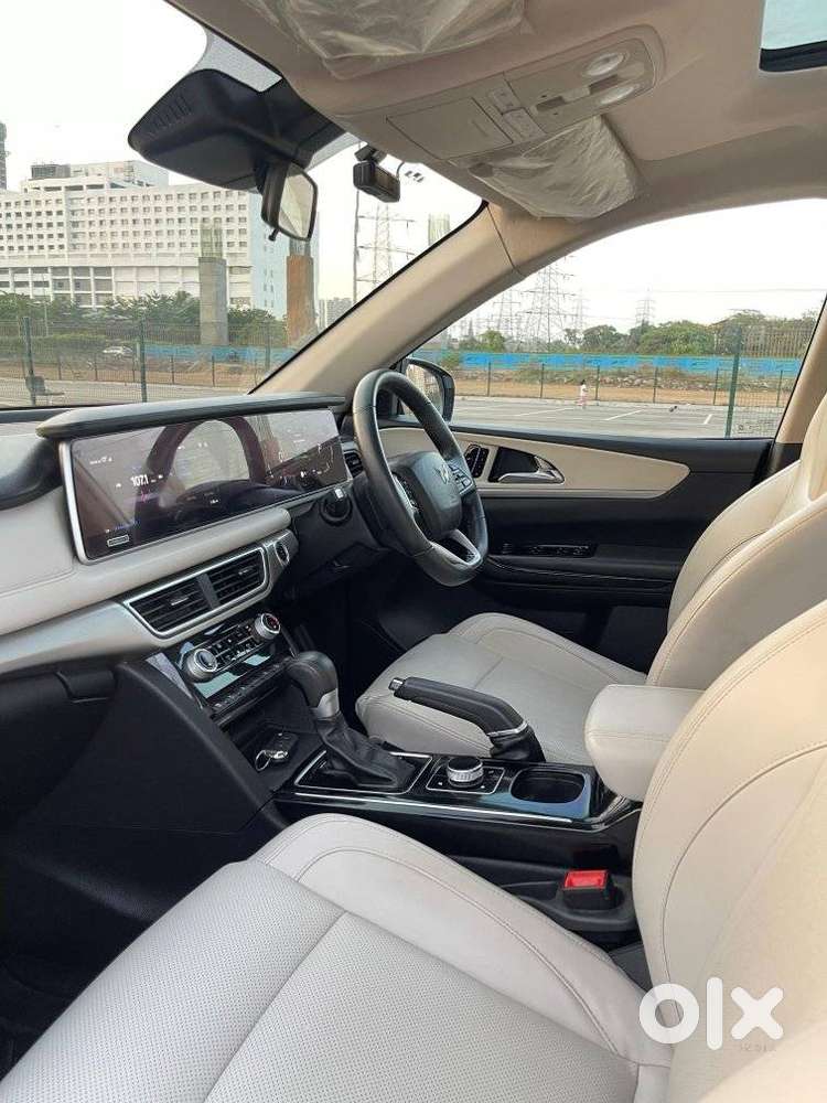 Mahindra Xuv700 2.2 Ax 7 Diesel At Str, 2024, Diesel
