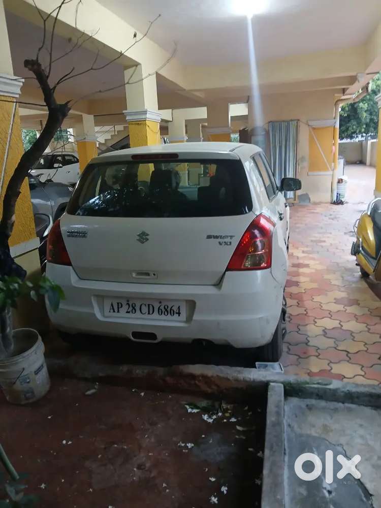 Maruti Suzuki Swift 2010 Petrol 100000 Km Driven