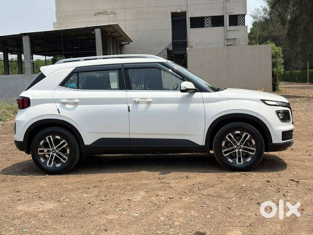 Hyundai Venue Sx (o) Mt 1.5 Diesel, 2022, Diesel