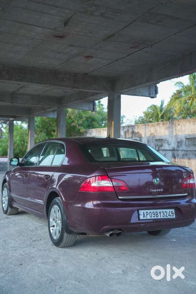 Skoda Superb Petrol 2010 Year