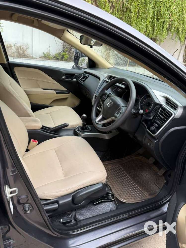 Honda City I-vtec V, 2017, Petrol