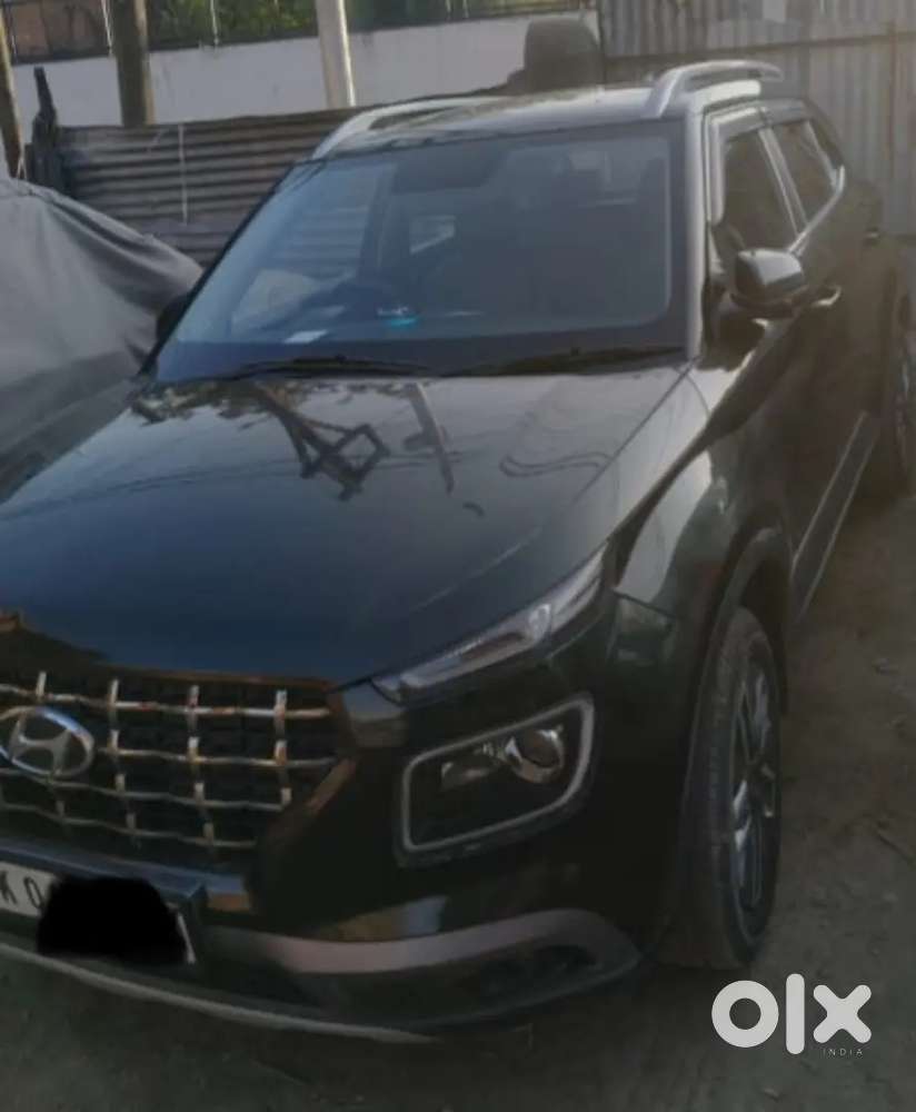 Hyundai Venue 2021 Diesel 65000 Km Driven