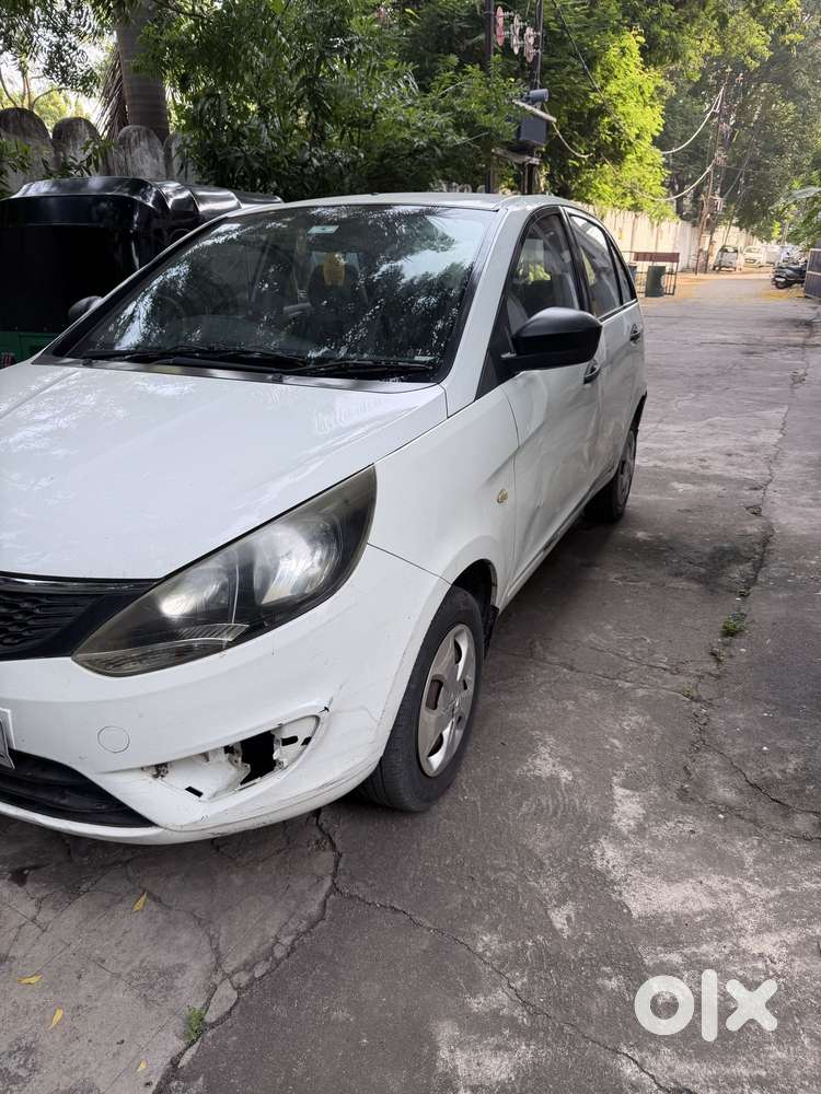 Tata Bolt Revotron Xe, 2015, Petrol
