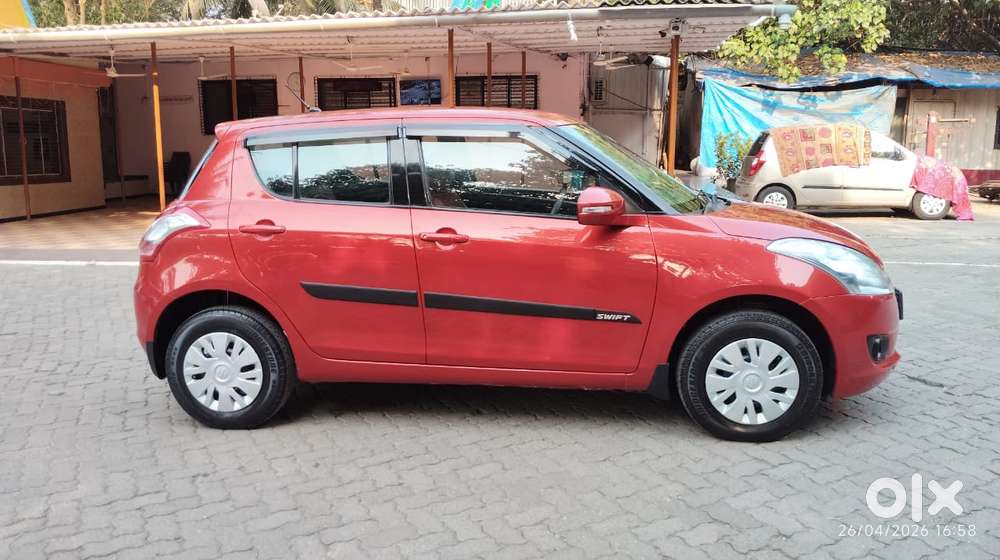 Maruti Suzuki Swift Vxi Abs Bsiv, 2013, Petrol