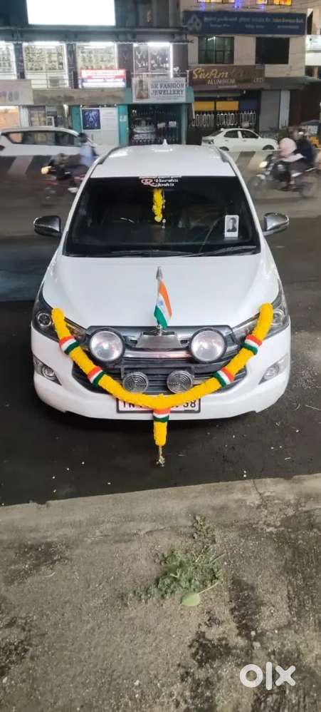 Toyota Innova Crysta 2019 Diesel 195000 Km Driven With Accessories 3l